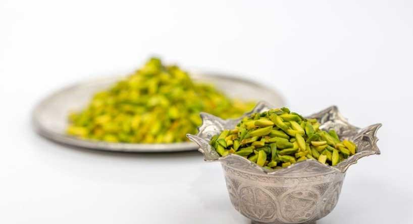 خلال پسته اعلا با رنگ سبز و عطر طبیعی