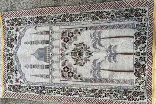 سجاده مخمل طرح فاخر با رنگ بندی متنوع