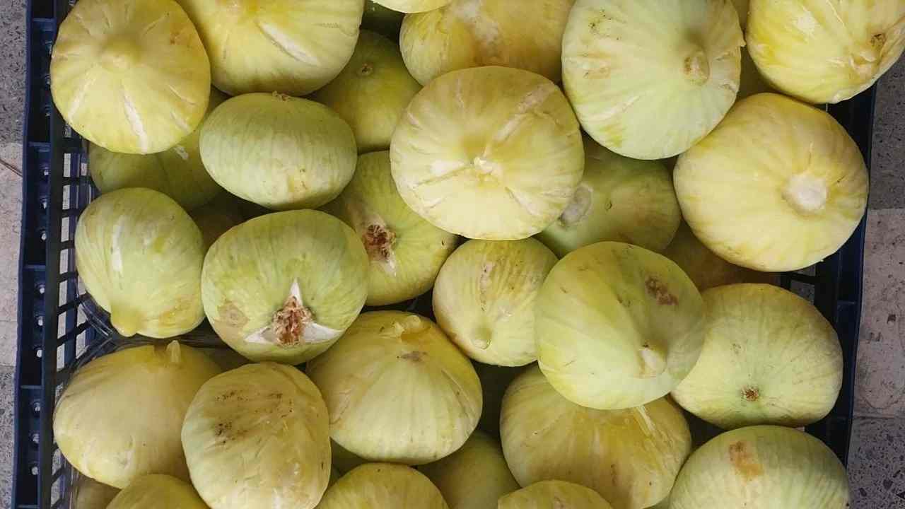 انجیر گلابی اصفهان با طعم شیرین و بافت لطیف طبیعی
