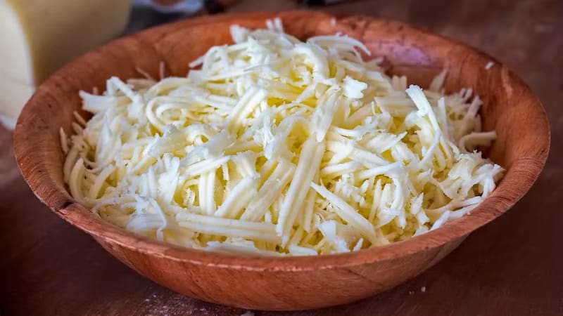 پنیر پیتزا طبیعی راز خوشمزگی پیتزاهای حرفه‌ ای
