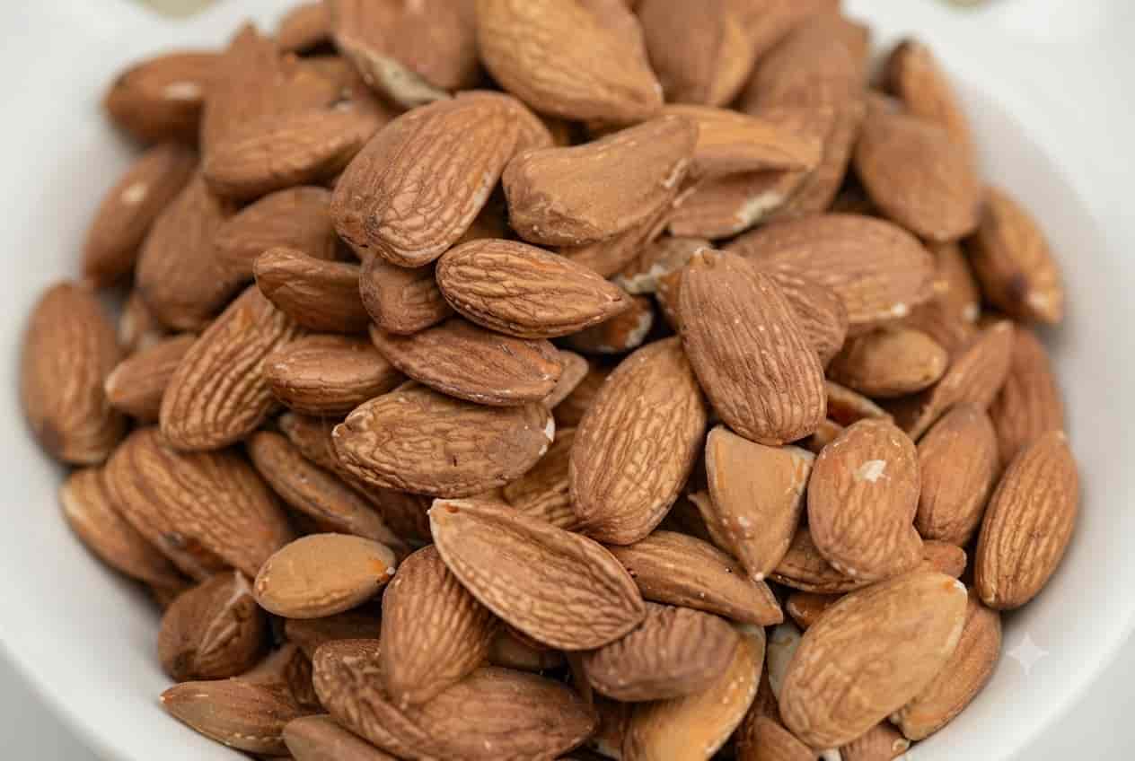 مغز بادام ایرانی دستچین شده با کیفیت عالی