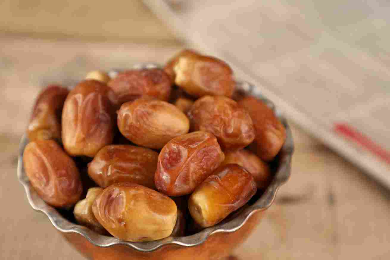 خرما زاهدی بدون هسته با آماده سازی آسان برای مصارف غذایی
