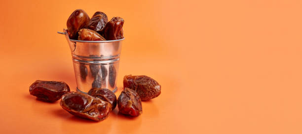 خرید خرما پیارم درجه یک + قیمت فروش استثنایی