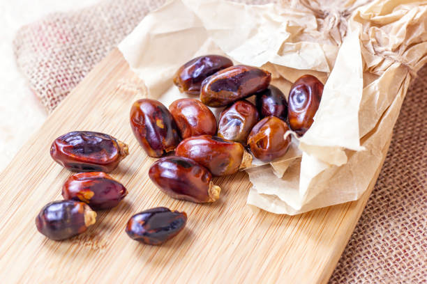 خرید و فروش خرما پیارم صادراتی با شرایط فوق العاده