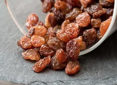 کشمش پلویی تیره خوش طعم مناسب انواع غذا