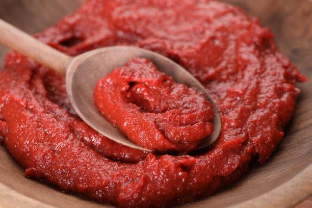 رب گوجه فرنگی حلبی با حجم مناسب و کیفیت ماندگار