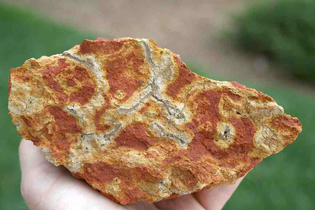 سنگ سیلیس خام با ساختار معدنی طبیعی و خلوص مناسب