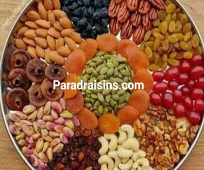 خرید کشمش پاراد در کنار آجیل های سلطنتی