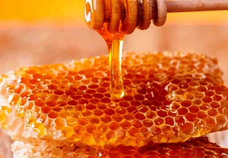 عسل چهل گیاه اصل با رایحه خوش گیاهان طبیعی
