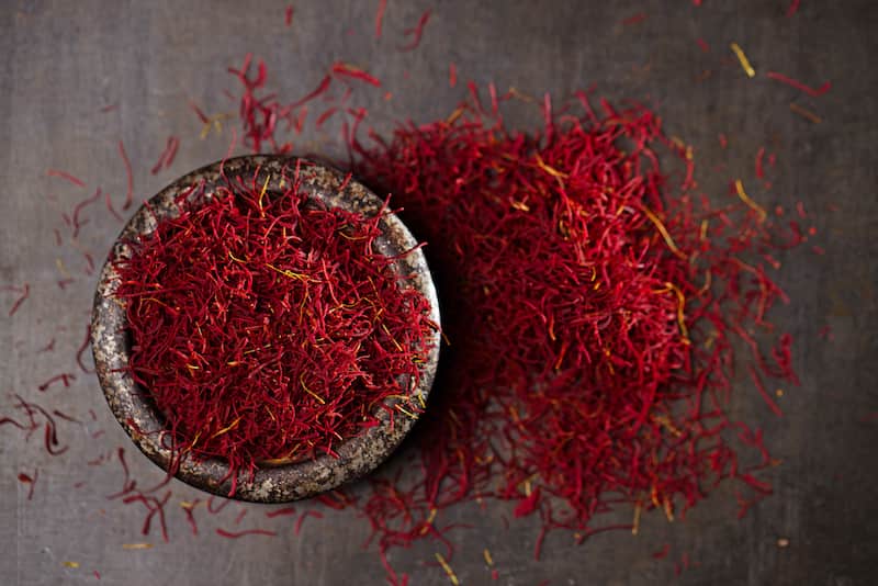 زعفران نگین ایران اعلا مناسب برای انواع غذاها