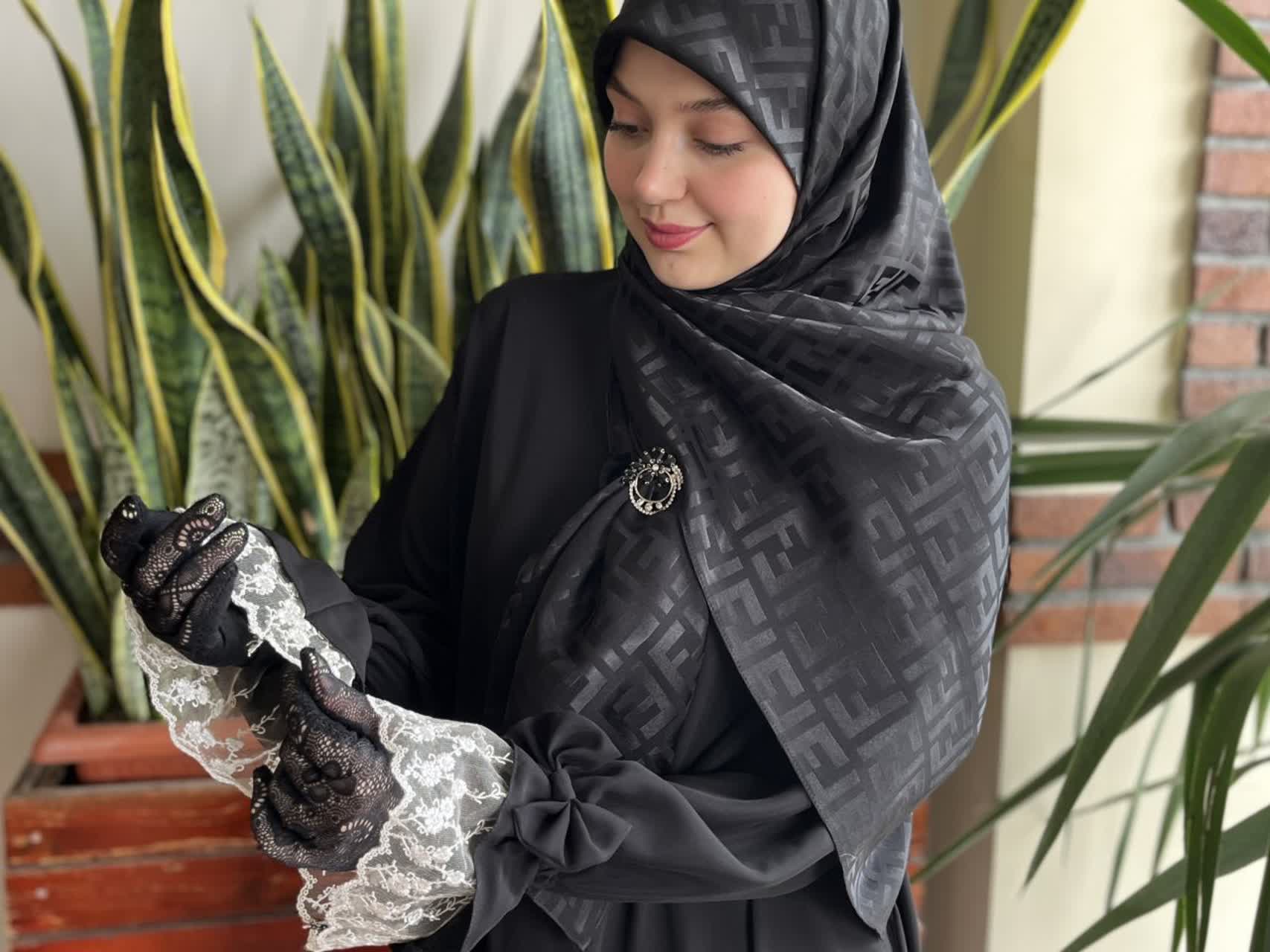 تصویر 3 از قیمت عمده عبا مشکی مچ توری + خرید مستقیم از تولیدی