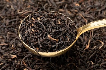 چای لاهیجان بهاره تازه و خوش‌عطر