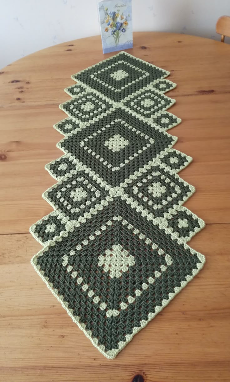 ست رومیزی قلاب باف