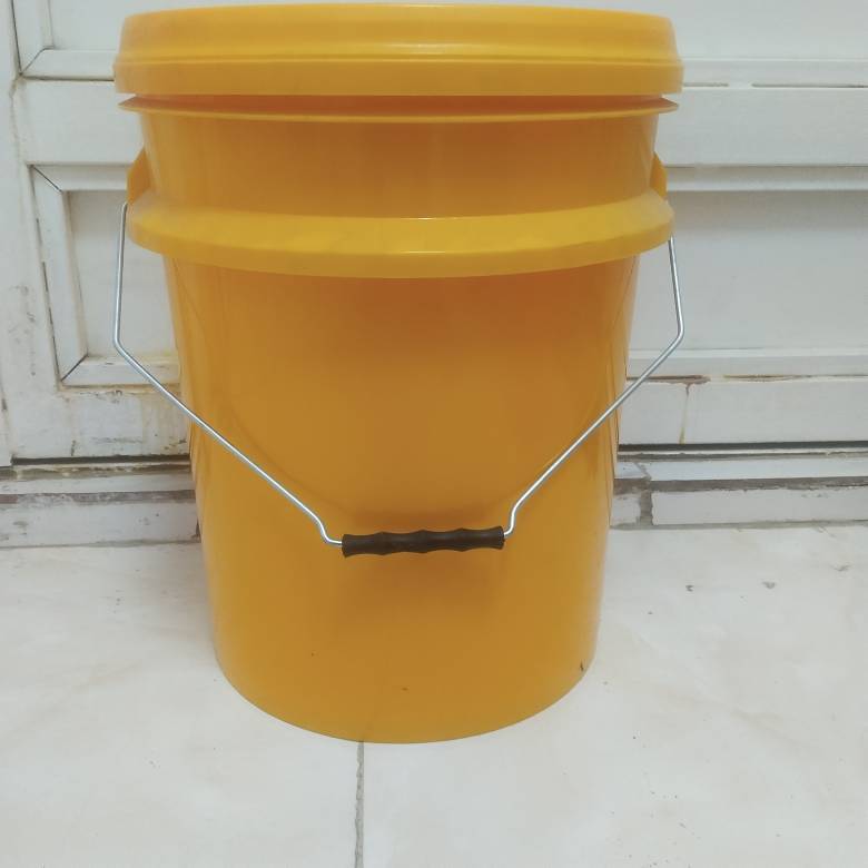 تصویر 3 از فروش سطل ۲۲ لیتری کلاژر دار + قیمت عمده