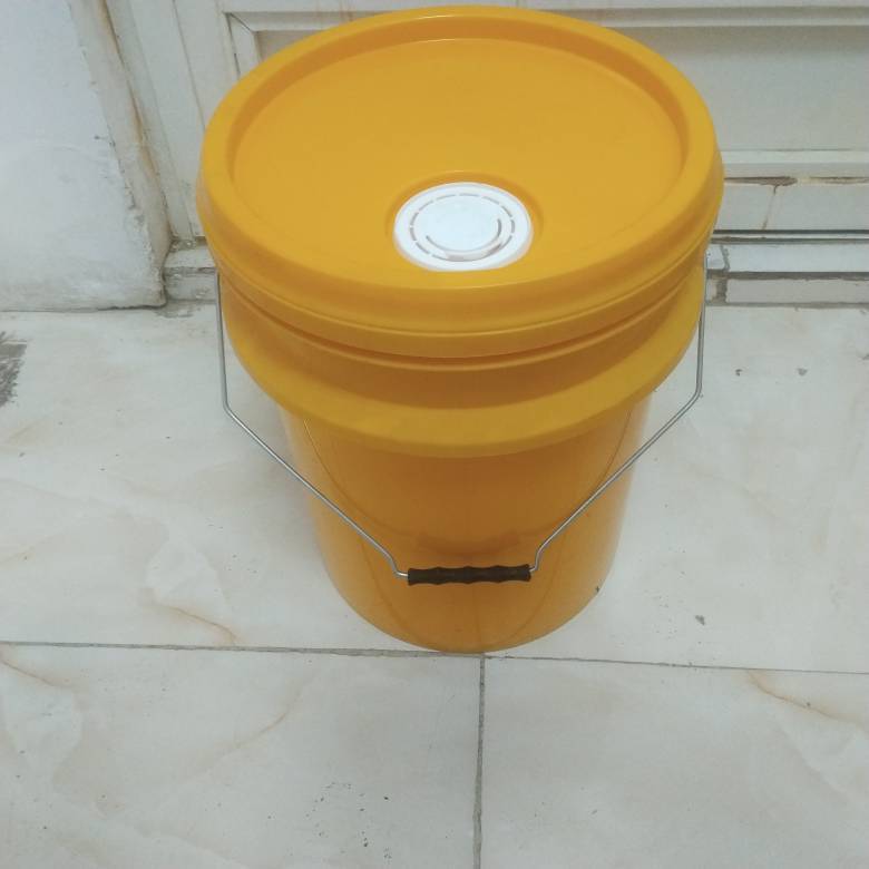 تصویر 2 از خرید سطل پلاستیکی ۲۲ لیتری کلاژر دار از تولید کننده