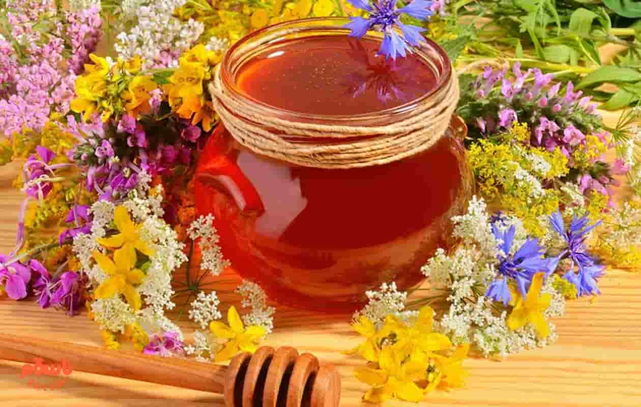 عسل چهل گیاه اصل با طعم غنی و عطر گیاهان متنوع