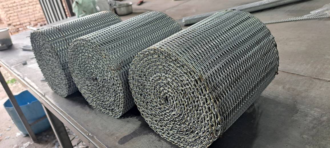 توری استیل با بافت ریز؛ راه‌حل نهایی برای مشکلات کانوایر