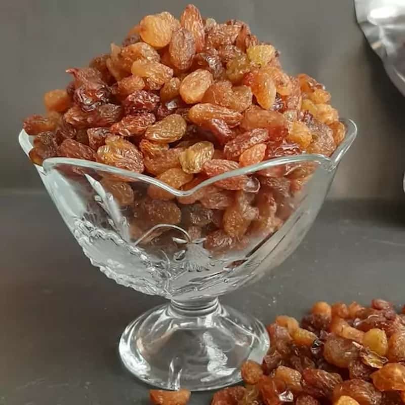 کشمش پلویی روشن سرشار از انرژی برای وعده غذایی