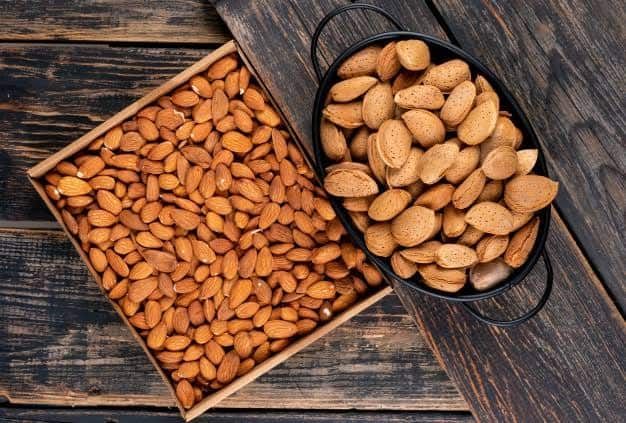 بادام مامایی درجه یک مناسب تهیه آجیل های ترکیبی