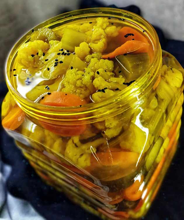 تصویر 5 از ترشی مخلوط خانگی؛ طعم اصیل و نوستالژیک سفره های ایرانی
