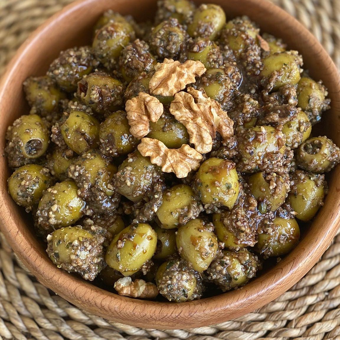 تصویر 1 از زیتون پرورده گردویی ممتاز ۳ کیلویی + چاشنی سنتی و خوش طعم اصیل شمالی