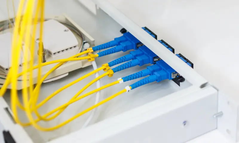 کابل فیبر نوری نازک با ساختار سبک و مقاوم