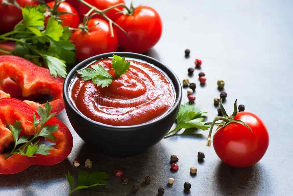 رب گوجه فرنگی نیم کیلویی با رنگ جذاب مناسب انواع غذاها