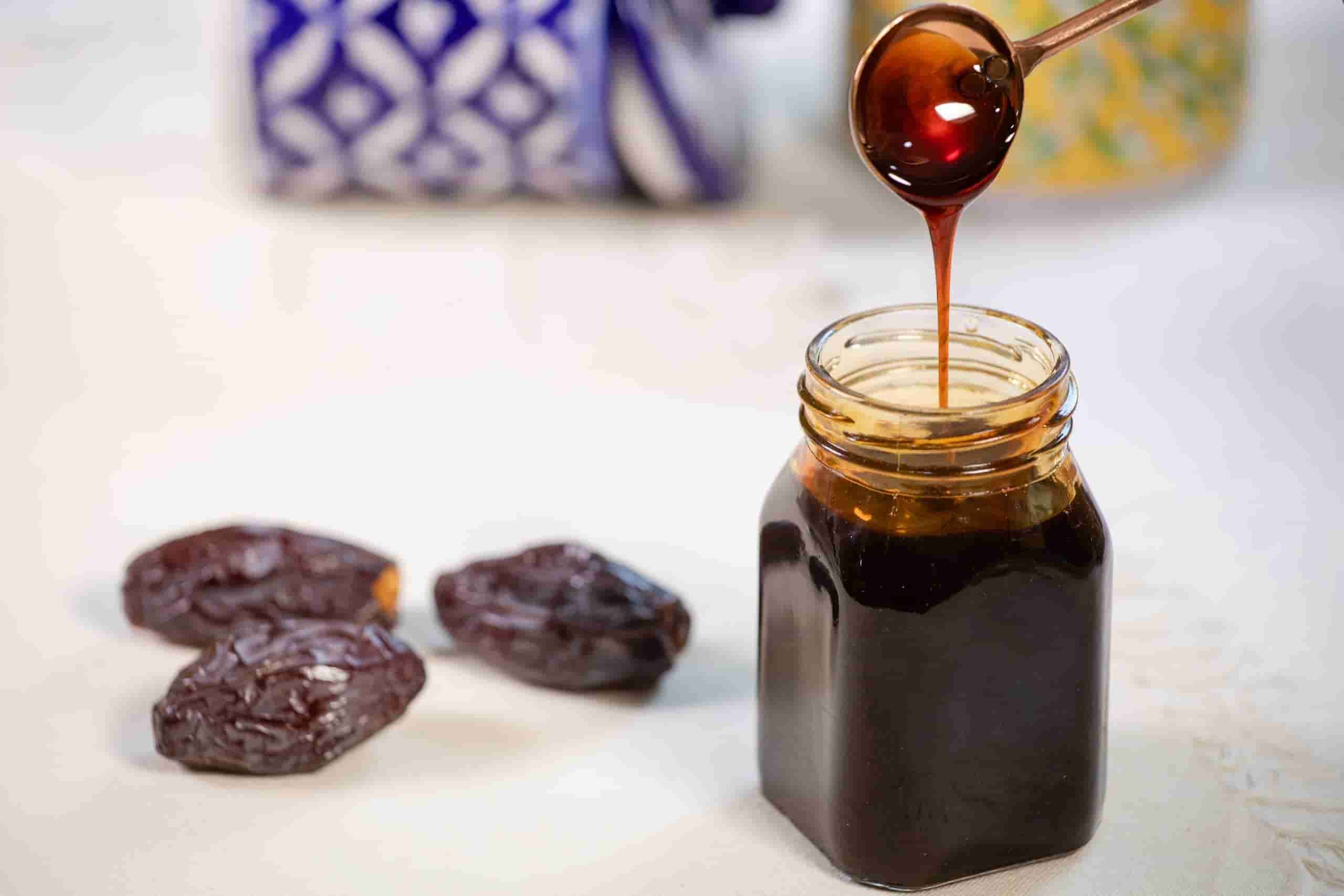شیره خرما طبیعی اصل تهیه شده از خرمای مرغوب