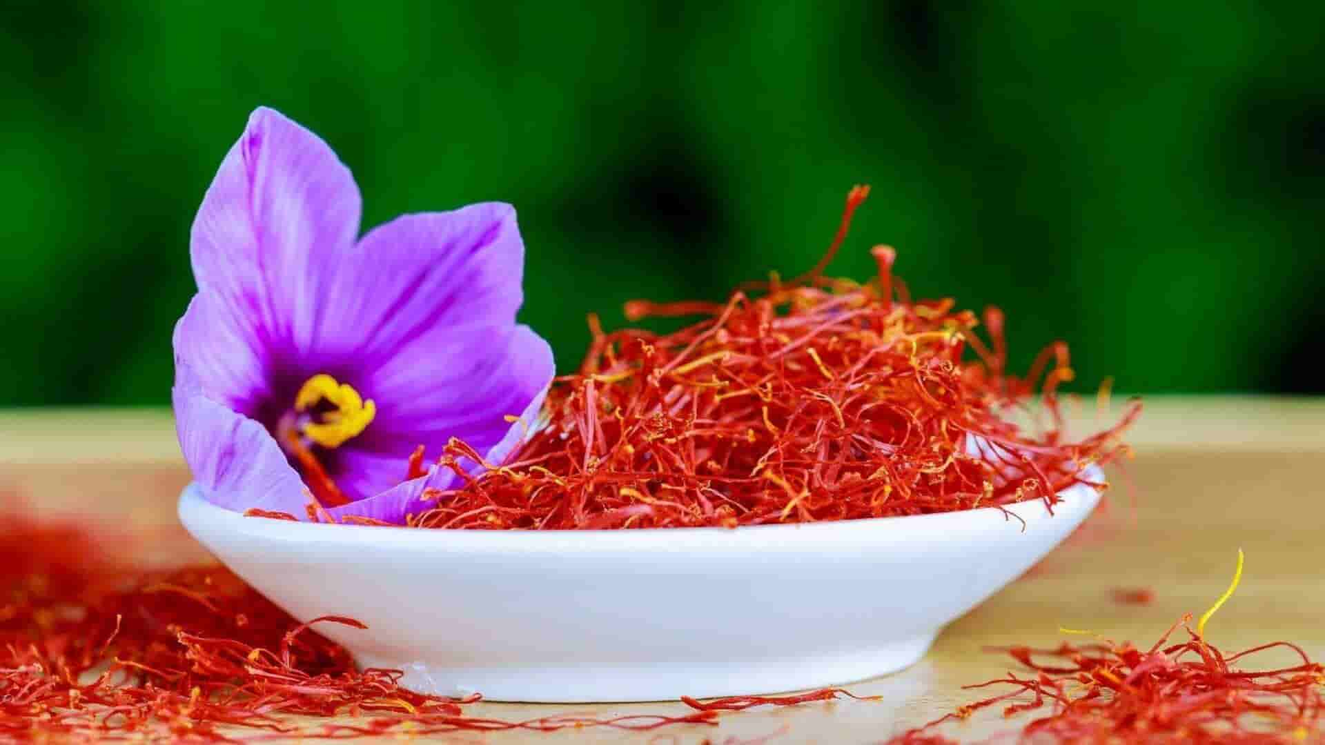 زعفران اصلی با عطر طبیعی و کیفیت ممتاز