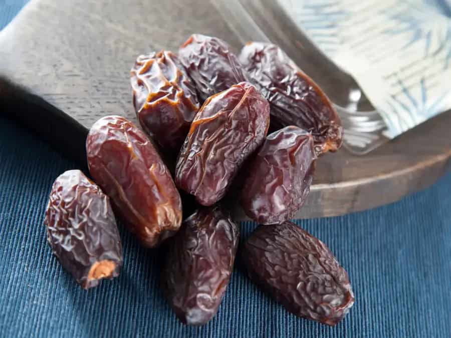 خرما پیارم با هسته خوش خوراک برای سبد محصولات غذایی
