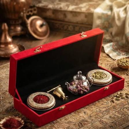 ظروف بسته بندی زعفران مشهد برای پک های کادویی خاص
