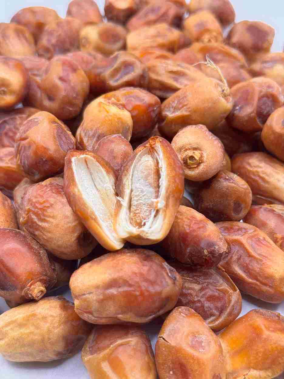 خرما زاهدی ۵۰۰ گرمی مشکین مناسب پذیرایی و مصارف روزانه