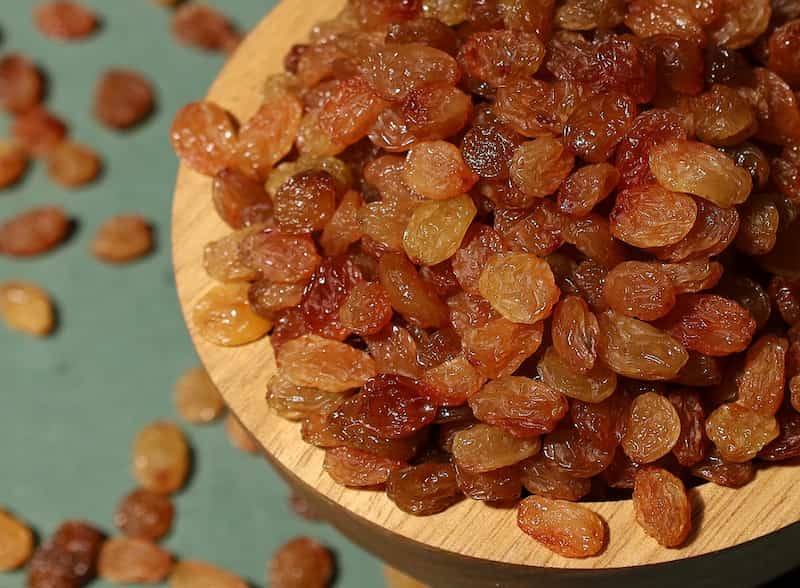 کشمش تیزابی تاکستان مرغوب برای عرضه عمده