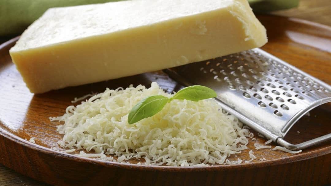 پنیر پیتزا 0 درصد چربی با کشسانی مناسب و طعم دلنشین
