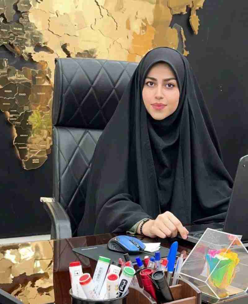 نسترن آستینه